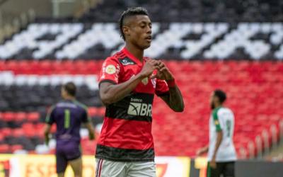 Comissão técnica vê possibilidade de alterar posição de Bruno Henrique nos próximos jogos do Flamengo