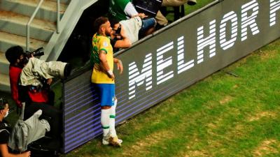 Em quantos jogos Neymar passará Pelé e se tornará o maior artilheiro da seleção brasileira? Veja projeção