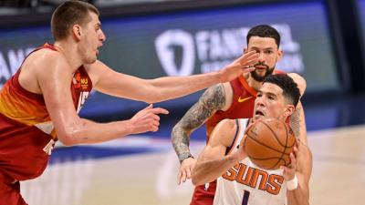 Playoffs da NBA: Jokic é expulso, Booker e Chris Paul dão show, Suns 'varrem' os Nuggets e estão nas finais da Conferência Oeste