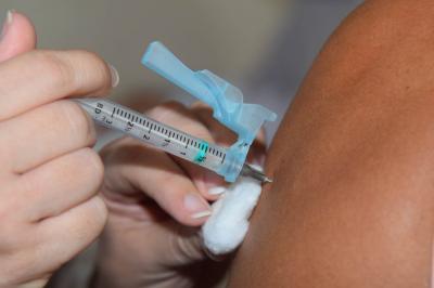 Virologista alerta sobre cuidados contra a Covid-19 mesmo após a vacina