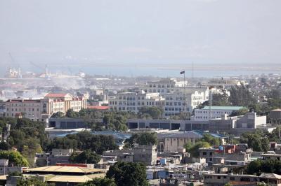 Joseph Lambert é declarado presidente interino do Haiti pelo Senado; país pede que EUA e ONU enviem tropas
