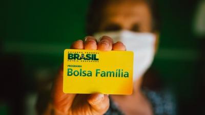 Novo Bolsa Família de R$ 300 pode ser financiado; veja como