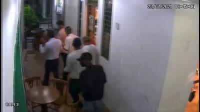 VÍDEO: câmeras de segurança registram assalto à mão armada em loja na Zona Norte do Recife