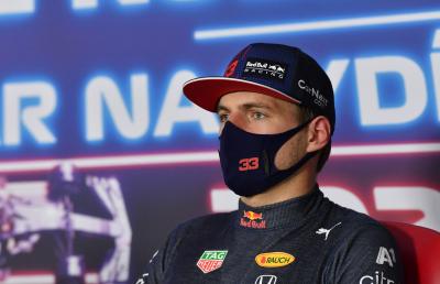 Verstappen: “Tenho certeza que sou mais rápido do que Lewis na F1”