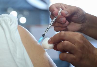 Covid: Curitiba vacina com a 1ª dose nascidos em 1988 na terça-feira (3)