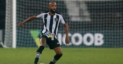 Chay é devolvido à Portuguesa-RJ, e Botafogo tem até sexta para registrar novo contrato