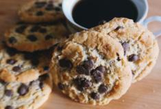 Cookie de aveia e gotas de chocolate - Receita saudável