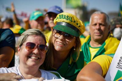 Economistas temem que série de crises provocadas por Bolsonaro alimente recessão em 2022