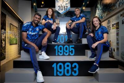 Grêmio lança terceira camisa para a temporada 2021; veja fotos