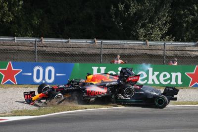Vídeo: F1 divulga novo ângulo do acidente entre Hamilton e Verstappen em Monza