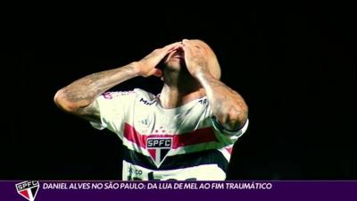 Daniel Alves assina rescisão de contrato com o São Paulo