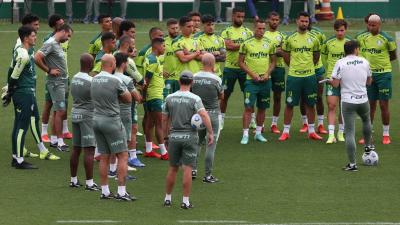 Veja quais jogadores do Palmeiras estão pendurados e podem ficar fora do Derby