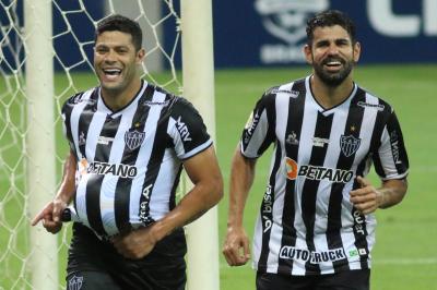 Destaques do Atlético-MG, Hulk e Diego Costa não acertaram com o Palmeiras pelos mesmos motivos