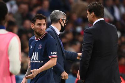 PSG anuncia que Messi tem lesão no joelho esquerdo e ficará fora de duelo contra o Metz