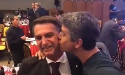 Márcio Garcia diz que beijo em Bolsonaro foi “brincadeira”: “Não sou de esquerda ou de direita”