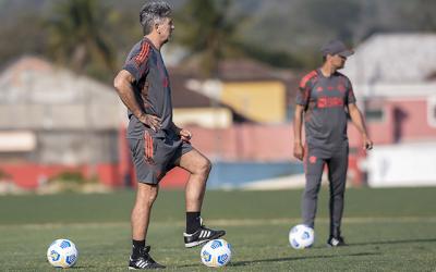 Renato Gaúcho comanda último treino do Flamengo antes do jogo contra o América-MG