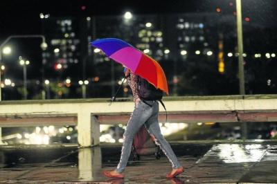 Chuva trouxe alívio aos brasilienses, mas também provocou estragos