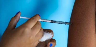 Covid: 95,1 milhões de brasileiros completam vacinação, 44,61% da população