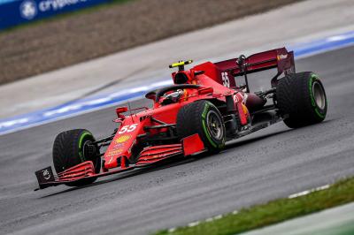 Sainz minimiza erro da Ferrari em pit-stop no GP da Turquia: “Não é dia de se lamentar”