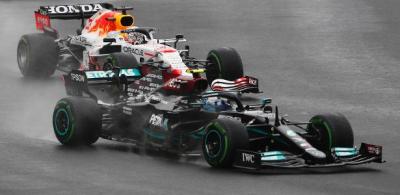 Velocidade da Mercedes preocupa líder Verstappen na briga pelo título da F1