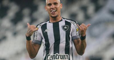 Botafogo não desiste de renovar com Rafael Navarro e conta com acesso para chegar aos valores pedidos