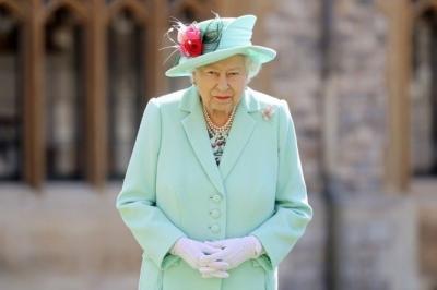 Rainha Elizabeth II crítica líderes que falam sobre mudança climática, mas não agem