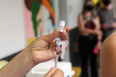 Mais de 30 mil pessoas deixaram de se vacinar com a primeira dose contra a Covid em JF