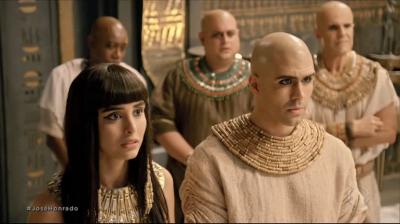 Faraó anuncia o casamento de José e Asenate