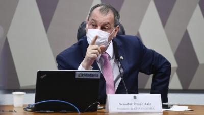 Bolsonaro cometeu crimes sérios na pandemia, mas não genocídio, diz Omar Aziz