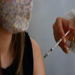 É improvável que pessoas vacinadas morram de Covid-19, diz estudo