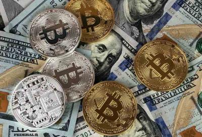 Bitcoin registra nova alta em 2021. Vale a pena investir?
