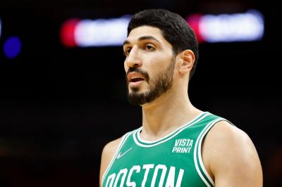 Kanter critica o governo, e jogos dos Celtics são suspensos na China