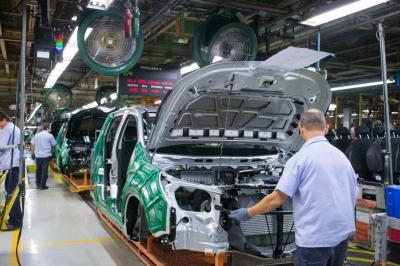 GM planeja suspender um turno da produção da S10 na planta de São José dos Campos, diz sindicato