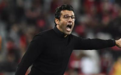 Técnico do Athletico alfineta arbitragem e explica ‘fórmula’ para eliminar Flamengo na Copa do Brasil