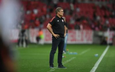 Técnico do Internacional exalta Flamengo após derrota em casa