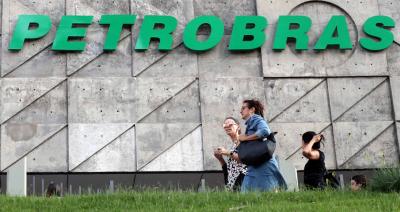 Petrobras pode cortar dividendos em US$ 8 bi, mas ainda deve ser vista como boa pagadora