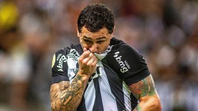 Ceará vence o Corinthians com lei do ex nos minutos finais e dá salto na tabela do Brasileirão