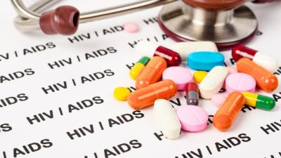 Pesquisa liderada por brasileiros dá esperança de cura a pacientes com HIV