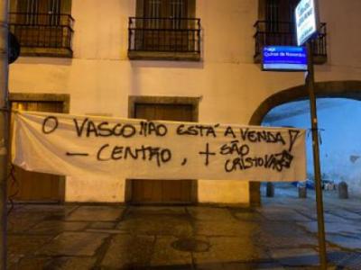 Jorge Salgado, 'venda do futebol' e mudança de sede do Vasco são alvo de protestos