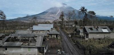 Erupção de vulcão deixa 34 mortos e rastro de destruição na ilha de Java