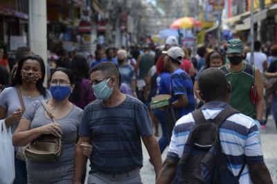 Brasil registra 274 mortes e mais de 10 mil contaminações por Covid-19 em 24 h