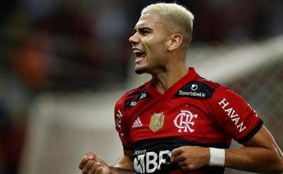 Flamengo elabora oferta pelo meia Andreas Pereira; veja os números