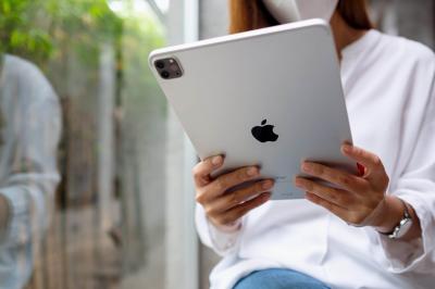 Apple teria desistido de iPad Pro com traseira de vidro