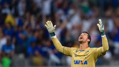 Ex-Cruzeiro, Fábio encaminha acerto com o Fluminense para jogar a Libertadores, diz jornalista