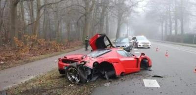 Ferrari rara de R$ 16,6 milhões é destruída durante test-drive