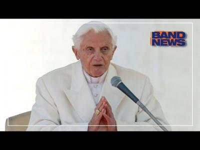 Bento XVI acusado de encobrir abusos na igreja