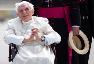 Bento XVI acobertou casos de pedofilia na Alemanha, diz relatório