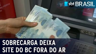 Site do Banco Central fica fora do ar após anúncio | SBT Brasil (25/01/22)
