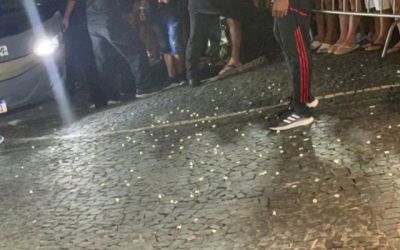 Torcedores arremessam pipoca em Marcos Braz, e Flamengo é recebido com protestos em Fortaleza