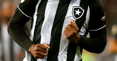 Coleção 2022 de uniformes do Botafogo será uma ‘edição especial’ e diferente das peças